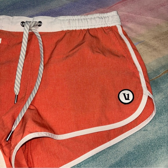 Vuori Tavi Shorts women’s Size Small - Picture 5 of 9